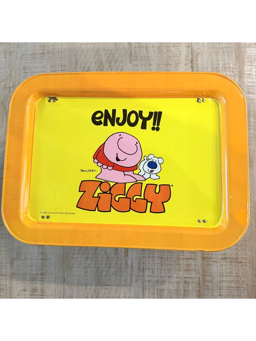 Vintage 1981 Ziggy Tom Wilson Metal TV Tray Folding Legs Enjoy Orange Yellow